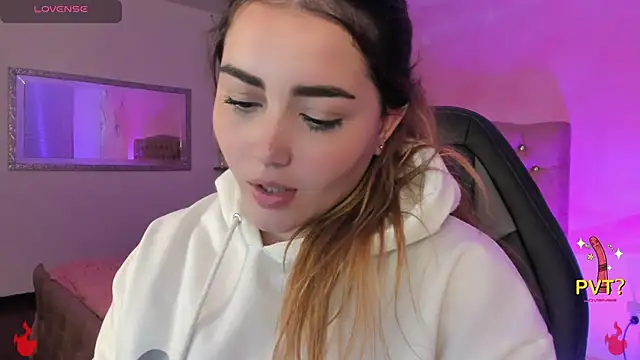 Snapshot of Lucia_star__ chatting on 02-12-25, 09:31 Lucia star online show from 02-12-25, 09:31