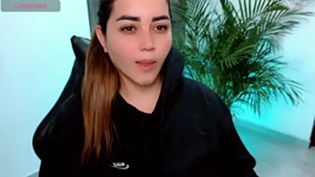 Snapshot of Lucia_star__ chatting on 07-20-26, 01:02 Lucia star online show from 07-20-26, 01:02