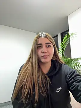 Snapshot of Lucia_star__ chatting on 11-05-25, 02:58 Lucia star online show from 11-05-25, 02:58