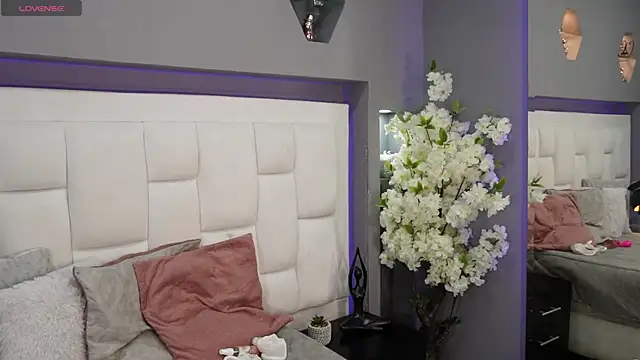 CuteAri online show from 09-30-25, 08:37