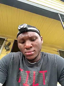 Snapshot of Festivitiesking1 chatting on 05-15-26, 04:27 Festivitiesking1 online show from 05-15-26, 04:27