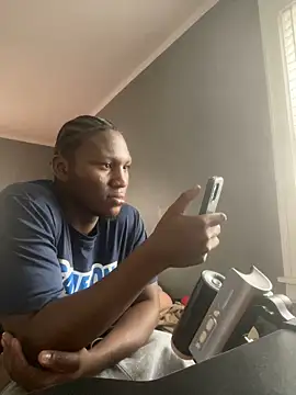 Festivitiesking1 online show from 11-24-25, 07:47