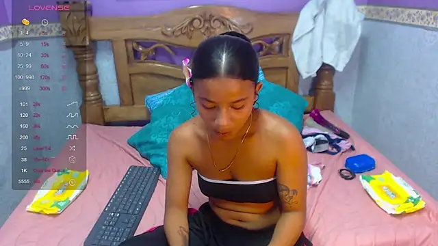 Snapshot of Angelica_Blue chatting on 09-17-25, 05:26 Angelica Blue online show from 09-17-25, 05:26
