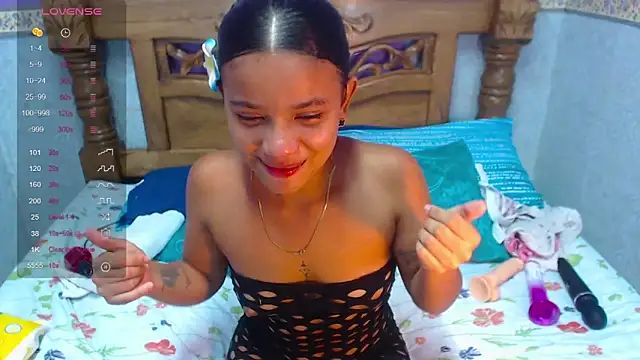 Snapshot of Angelica_Blue chatting on 09-22-25, 06:03 Angelica Blue online show from 09-22-25, 06:03