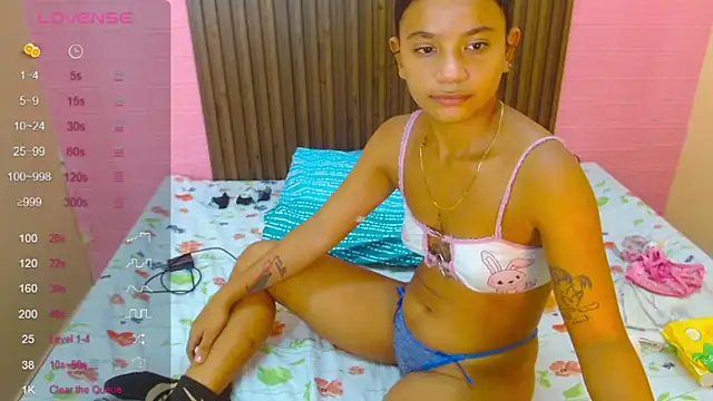 Snapshot of Angelica_Blue chatting on 09-20-25, 04:12 Angelica Blue online show from 09-20-25, 04:12