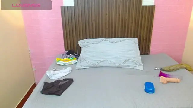 Snapshot of Angelica_Blue chatting on 09-28-25, 04:36 Angelica Blue online show from 09-28-25, 04:36