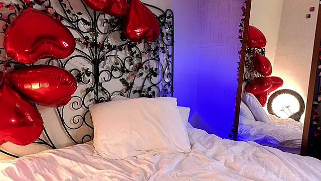 Snapshot of LisaVamp chatting on 02-21-25, 12:27 LisaVamp online show from 02-21-25, 12:27