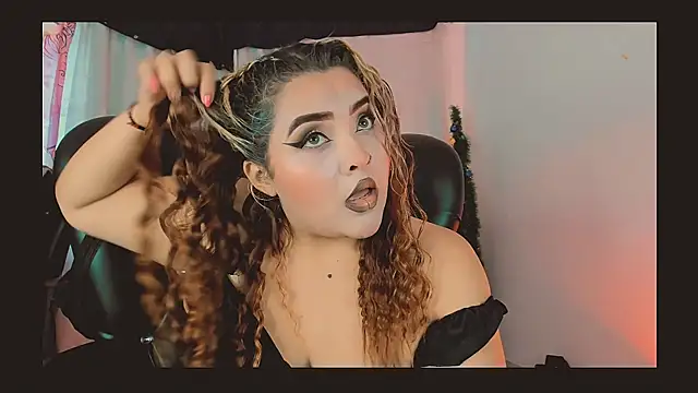 Agatha humidity online show from 03-18-25, 08:48