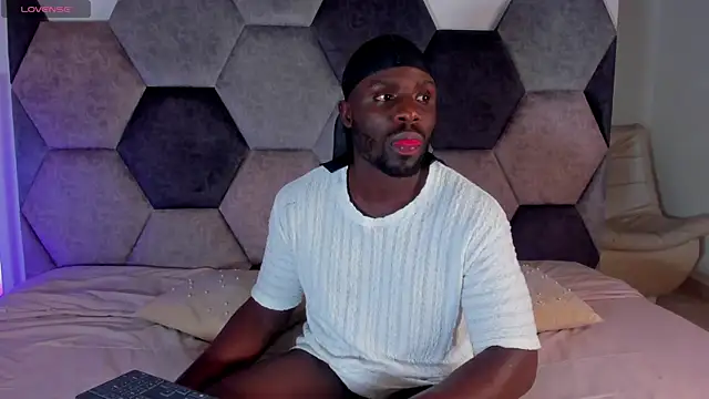 Latrellx7 online show from 04-19-26, 03:40