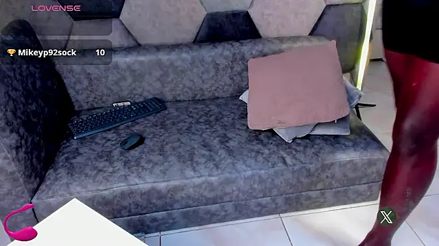 Latrellx7 online show from 01-09-26, 02:07