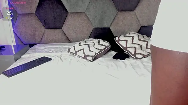 Latrellx7 online show from 03-26-26, 03:27