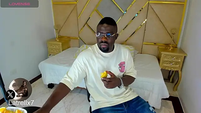 Latrellx7 online show from 11-11-25, 02:39