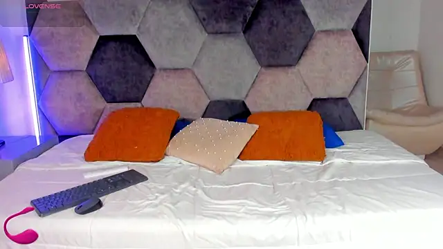 Latrellx7 online show from 03-05-26, 04:09