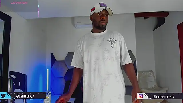 Snapshot of Latrellx7 chatting on 06-30-26, 03:39 Latrellx7 online show from 06-30-26, 03:39