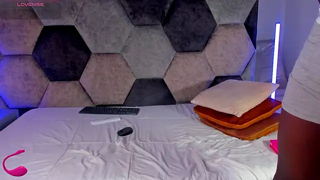 Snapshot of Latrellx7 chatting on 02-26-26, 03:50 Latrellx7 online show from 02-26-26, 03:50