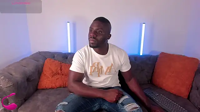 Snapshot of Latrellx7 chatting on 02-07-26, 01:24 Latrellx7 online show from 02-07-26, 01:24