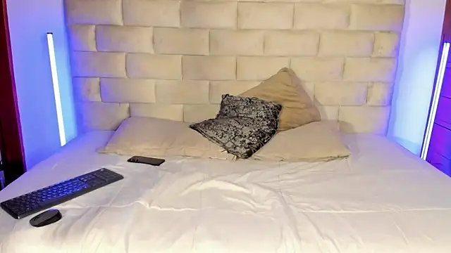 Snapshot of Latrellx7 chatting on 02-05-26, 12:06 Latrellx7 online show from 02-05-26, 12:06