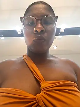 LaurennTyler online show from 02-12-25, 08:18