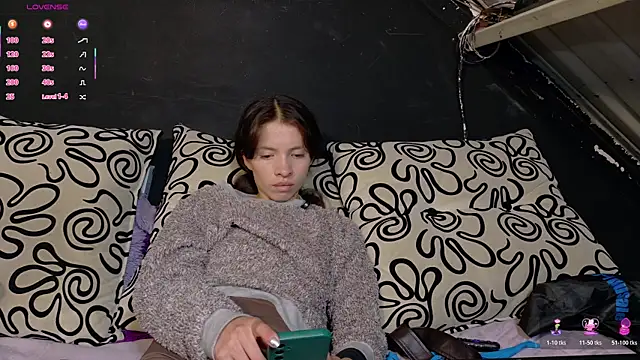 sweetdam12 online show from 10-31-25, 08:16