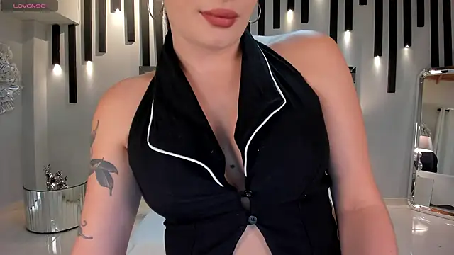 GiaFerrara online show from 12-22-25, 07:58