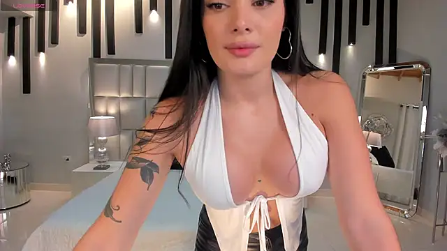 GiaFerrara online show from 11-23-25, 05:12