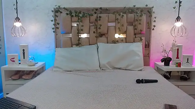 GigiVolkova online show from 11-28-25, 02:12