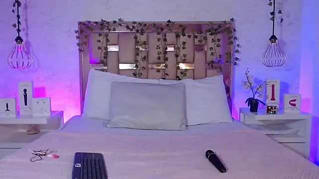 GigiVolkova online show from 09-10-25, 08:19