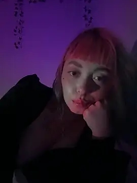 GigiVolkova online show from 10-05-25, 10:11