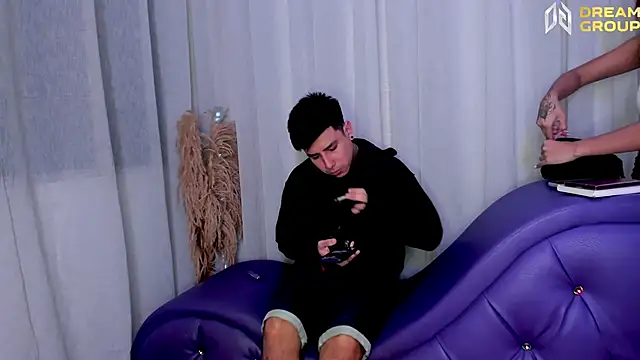 Yourslust  online show from 10-26-25, 07:36