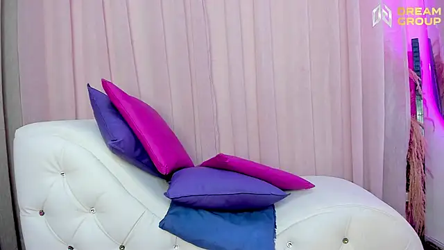Snapshot of Yourslust_ chatting on 05-10-26, 01:25 Yourslust online show from 05-10-26, 01:25