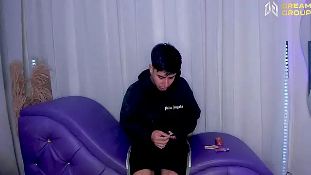 Yourslust  online show from 10-23-25, 01:43