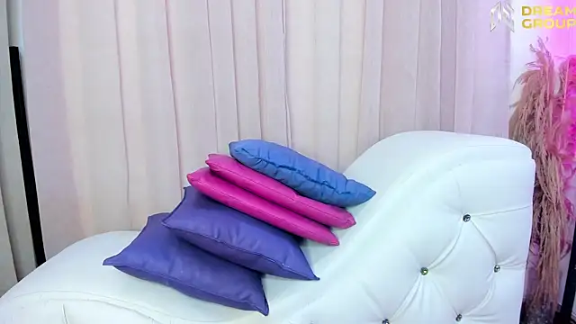 Yourslust  online show from 04-14-26, 02:00