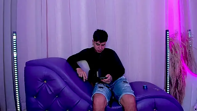 Yourslust  online show from 02-15-26, 12:48