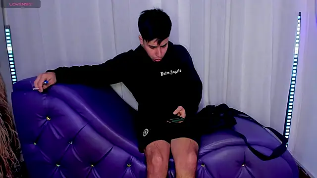 Yourslust  online show from 11-08-25, 01:36