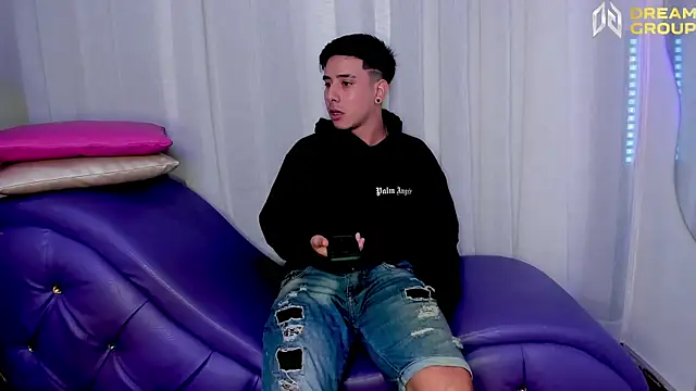 Yourslust  online show from 11-01-25, 01:38