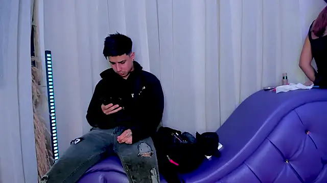 Yourslust  online show from 12-15-25, 08:25