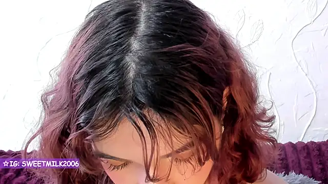 Snapshot of sweetmilk2006 chatting on 10-15-25, 03:42 sweetmilk2006 online show from 10-15-25, 03:42