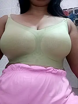 Snapshot of cute-mahek chatting on 10-21-25, 11:20 cute-mahek online show from 10-21-25, 11:20