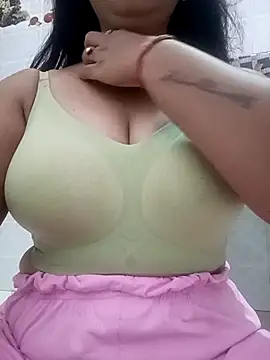 Snapshot of cute-mahek chatting on 10-22-25, 02:49 cute-mahek online show from 10-22-25, 02:49