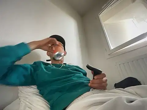 Rebeu313 online show from 11-15-25, 02:10