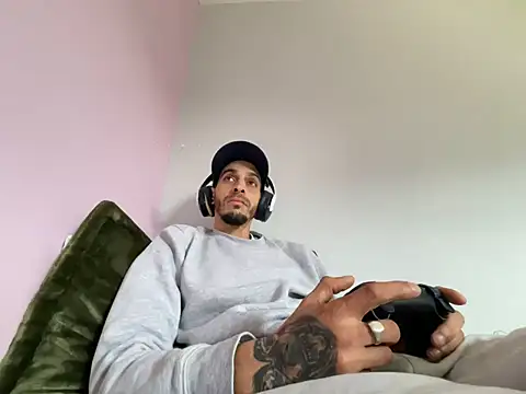 Rebeu313 online show from 02-23-26, 11:00