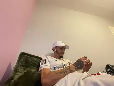 Rebeu313 online show from 04-19-26, 03:18