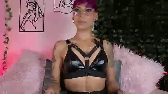 MiaMorgan  online show from 10-01-25, 12:31