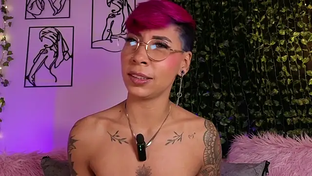 MiaMorgan  online show from 10-11-25, 12:39