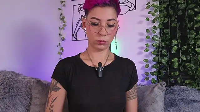 MiaMorgan  online show from 12-05-25, 12:59