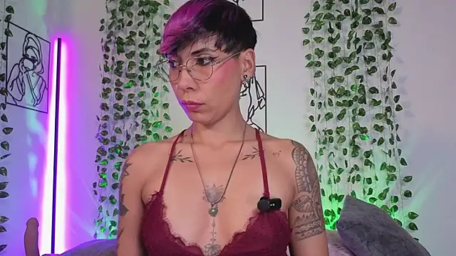 MiaMorgan  online show from 06-06-26, 04:12