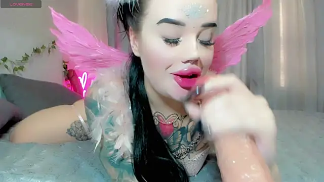 Aira vi online show from 10-31-25, 04:53