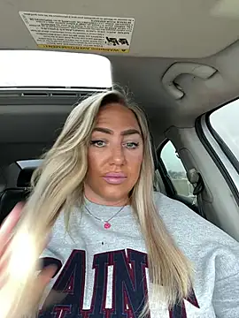 Snapshot of sunshinekisses chatting on 04-08-26, 04:30 sunshinekisses online show from 04-08-26, 04:30