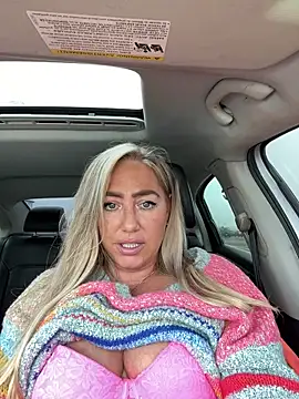 Snapshot of sunshinekisses chatting on 03-31-26, 04:42 sunshinekisses online show from 03-31-26, 04:42