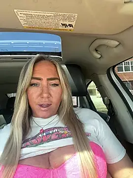 Snapshot of sunshinekisses chatting on 04-07-26, 04:31 sunshinekisses online show from 04-07-26, 04:31